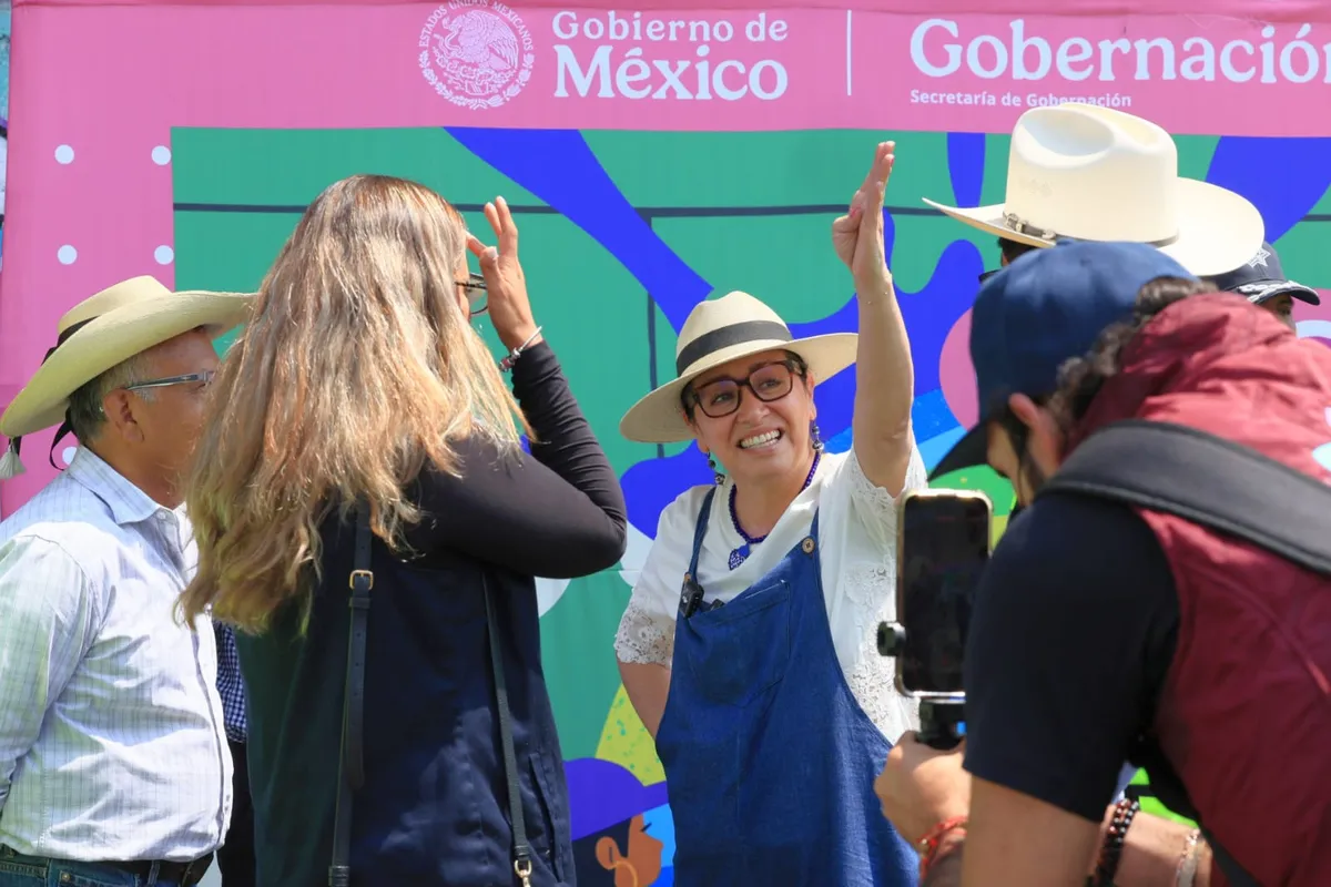Azucena Cisneros impulsa jornada mundialista con recolección de 100 toneladas de basura y 200 murales en Ecatepec