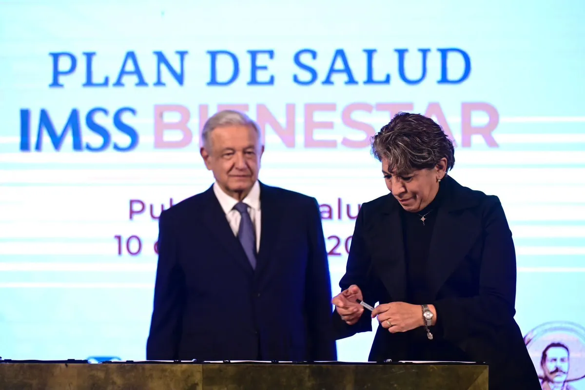 Delfina Gómez en la firma del Plan de salud IMSS-Bienestar