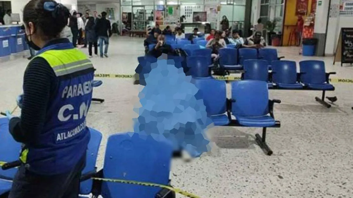 Atlacomulco: Hombre muere sentado en una banca de la terminal