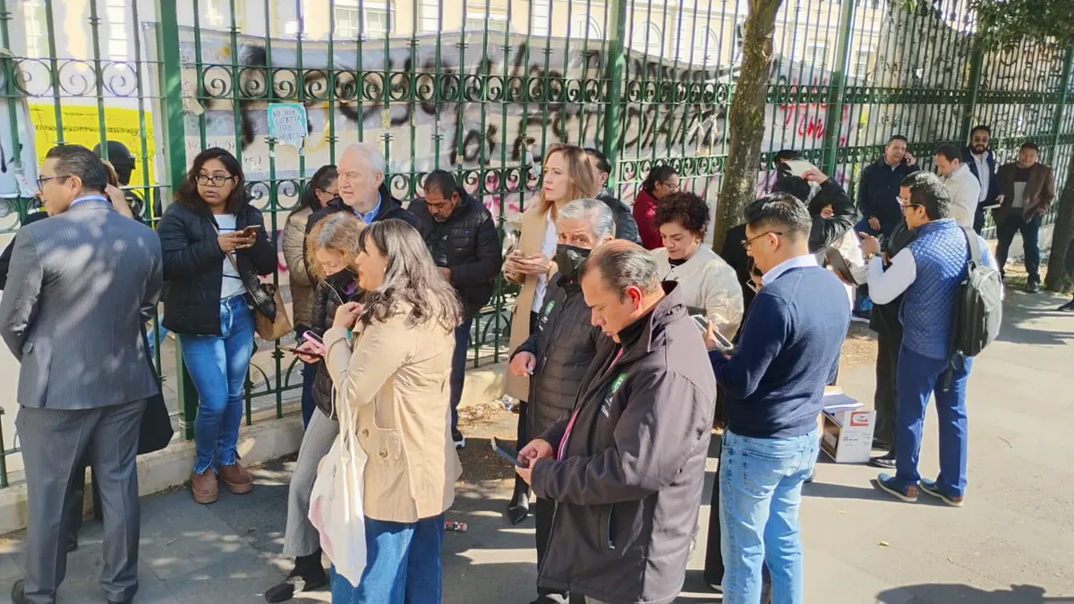 UAEMéx: Incumplen paristas en entrega del Edificio de Rectoría