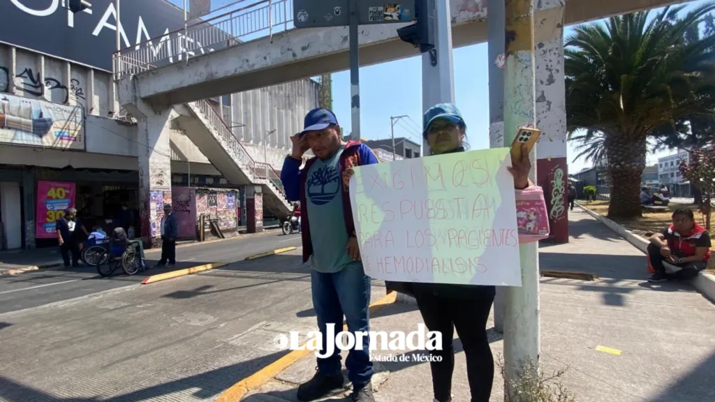 Bloqueo en Neza afecta Línea 3 del Mexibús por protesta de pacientes