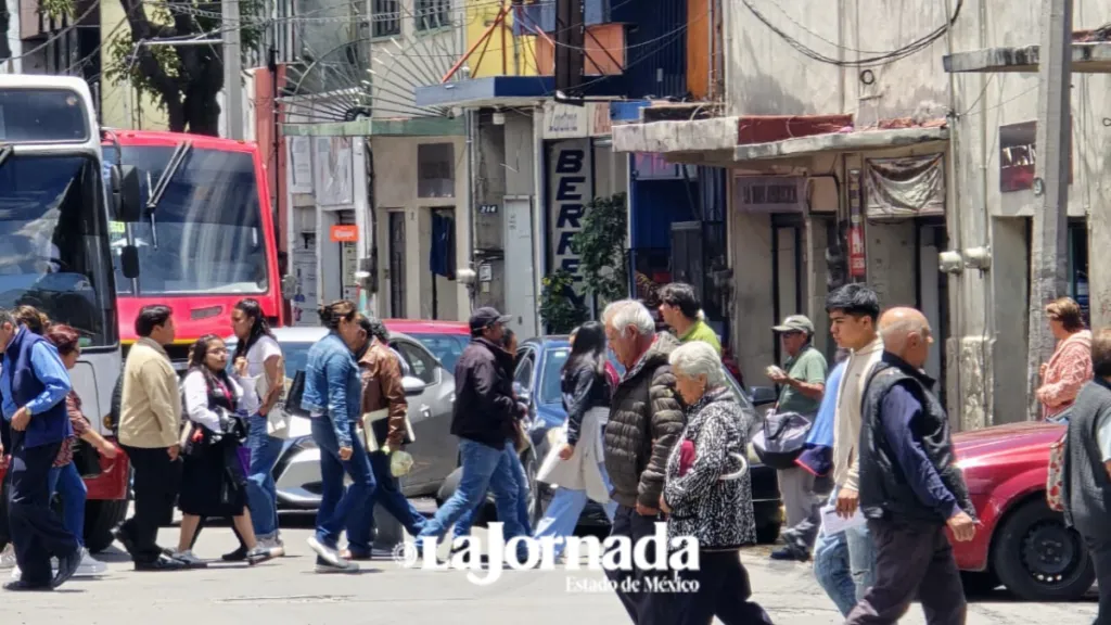 ​La ley del más fuerte en el transporte en el Centro Histórico de Toluca