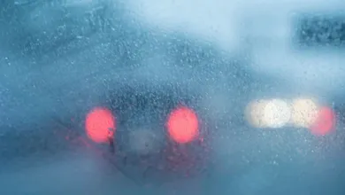 Desempañar parabrisas en segundos te ayuda a evitar accidentes. Usa aire, vinagre o gel de sílice y mejora tu visibilidad al volante.