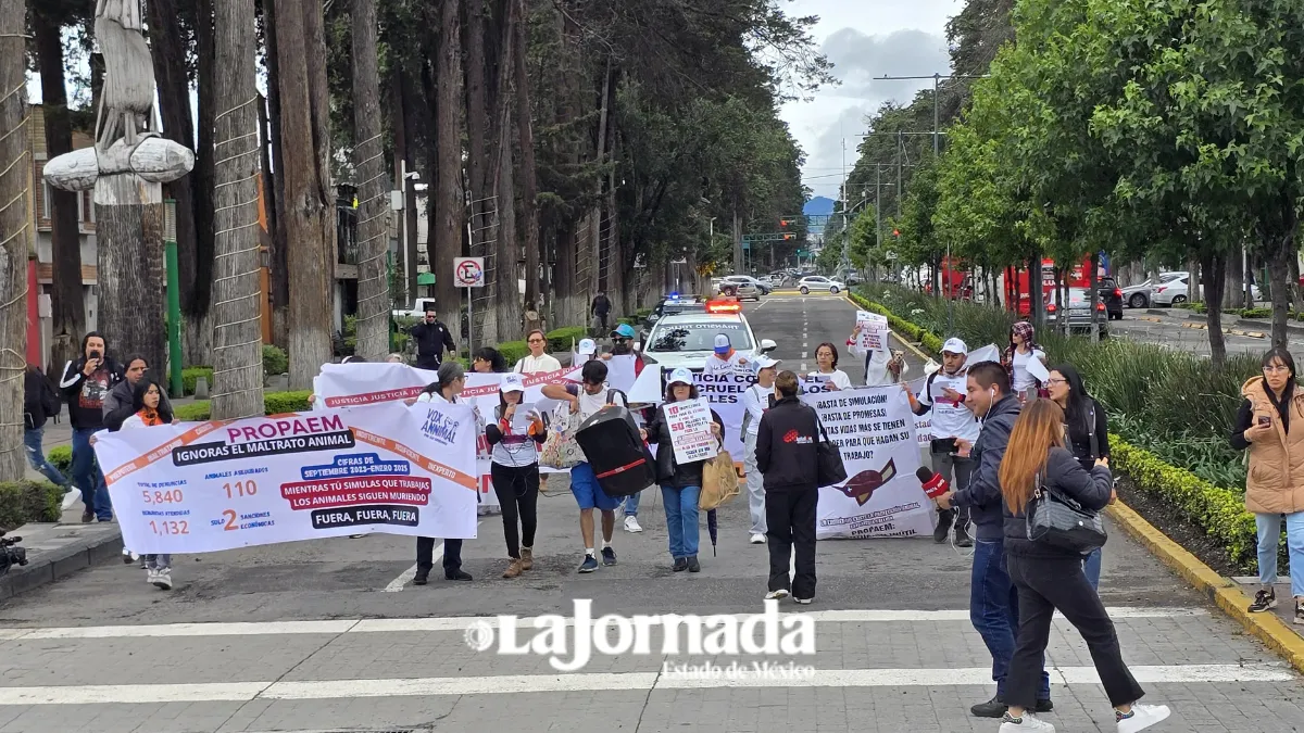 Con marcha animalistas piden desaparición de PROPAEM             