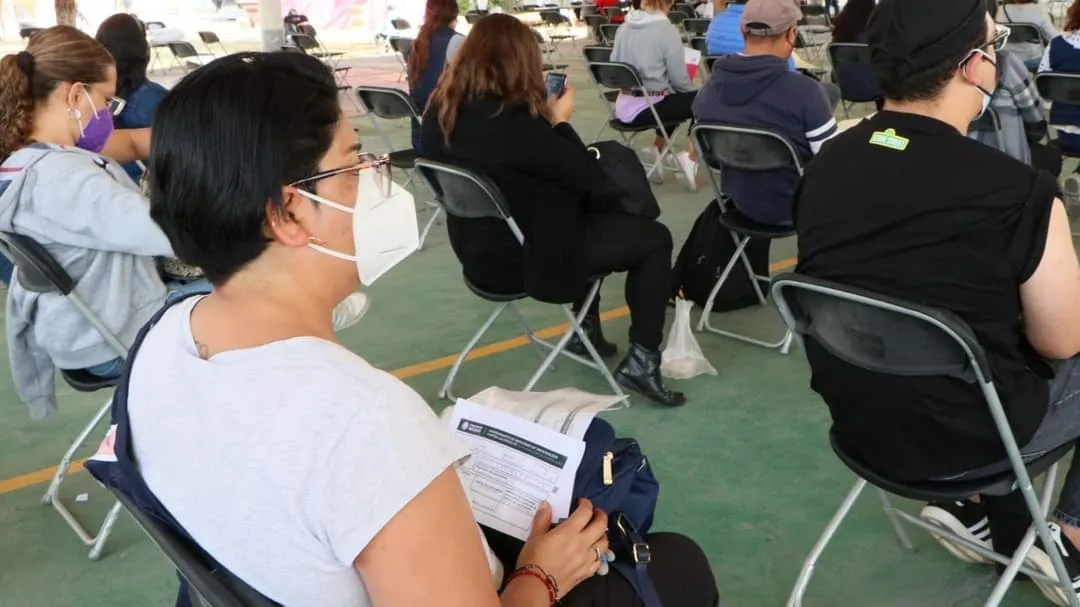 Reciben 131 mil profesores refuerzo de vacuna contra Covid-19 en el Valle de México