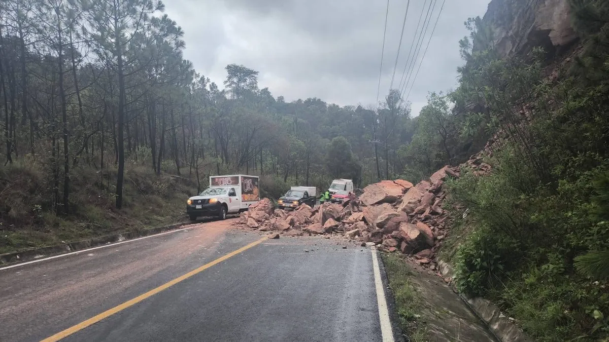 Se registra derrumbe en Coatepec Harinas