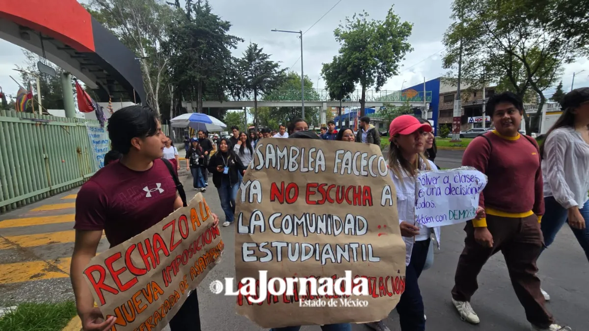 UAEMéx: Estudiantes de economía desconocen a asamblea universitaria