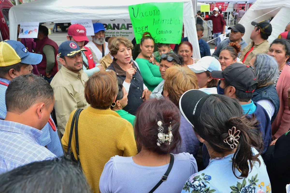 Delfina Gómez visita de nuevo calles afectadas de Chalco