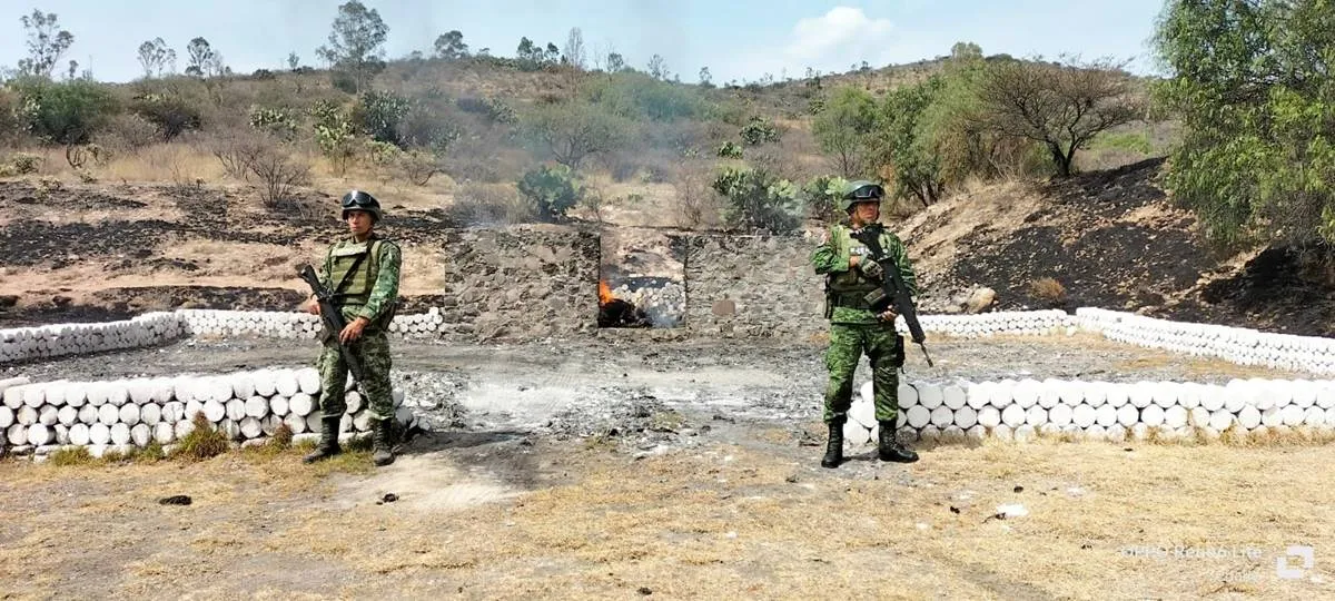Teotihuacán: Incineran más de 135 kilos de droga en campo militar