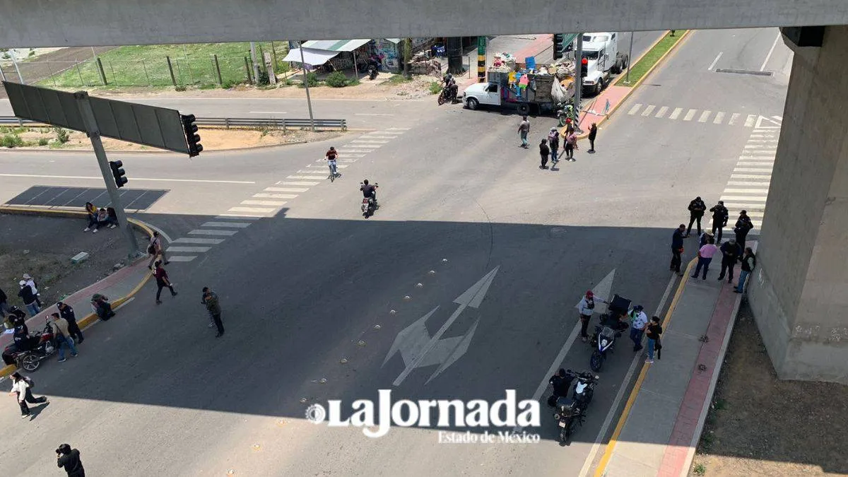 Tonanitla: reabren carretera al AIFA tras casi once horas de bloqueo