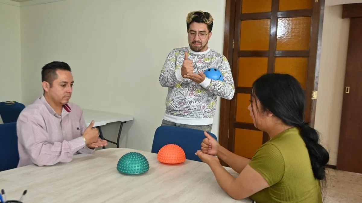 Edomex: Ofrece Secretaría de Salud cursos de Lengua de Señas Mexicana a personas con discapacidad auditiva