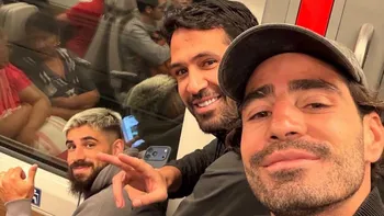 ¿También quedaron atrapados? Futbolistas del Toluca FC viajan en tren.