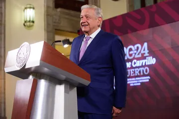 El Presidente Andrés Manuel López Obrador aseguró que la polémica que hay en torno a la creación de un fondo compensatorio para financiar mejor las pensiones de los trabajadores es de lo más absurdo y mentiroso. Foto: Presidencia