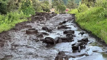 Amecameca: realizan limpieza de agua y lodo tras escurrimientos