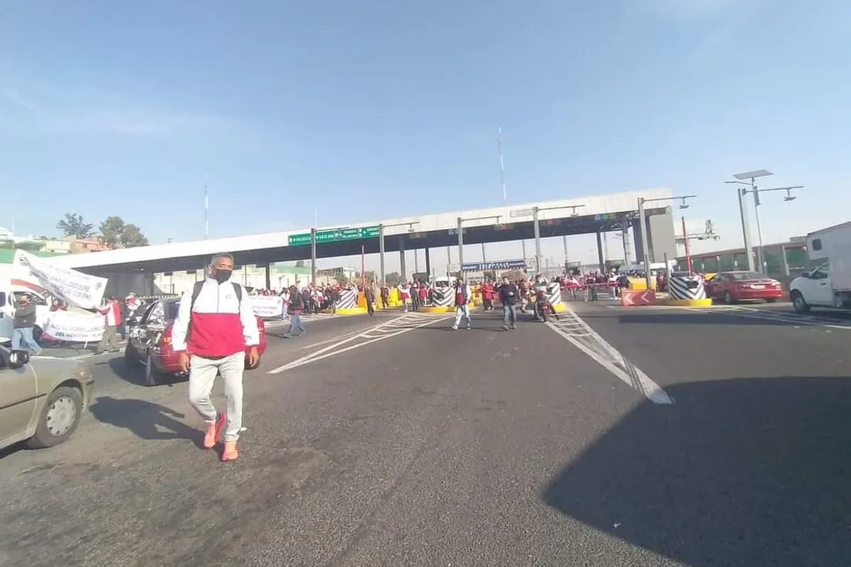 Video: Transportistas liberan autopista México-Pachuca