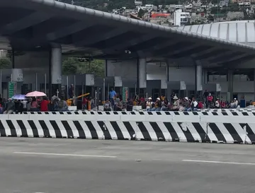 Manifestantes liberan parcialmente casetas en la autopista Naucalpan-Ecatepec [VIDEO]