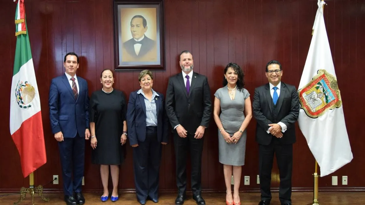 Delfina Gómez impulsa uso de tecnología y profesionalización administrativa