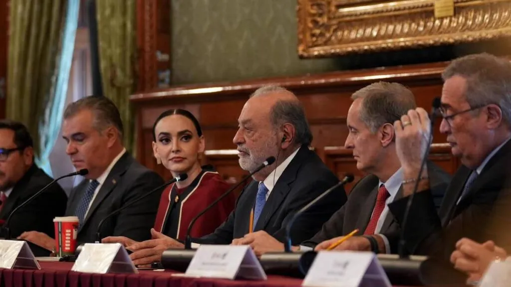 Sheinbaum realiza encuentro con Emmanuel Macron y empresarios franceses
