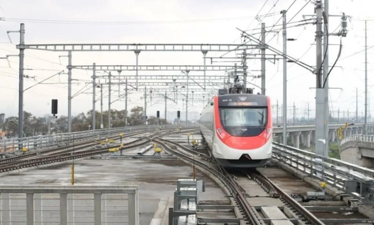 El Presidente Andrés Manuel López Obrador aseguró que ayer supervisó los avances del Tren Interurbano "El Insurgentes", el Tren Suburbano Lechería-AIFA y el Trolebús Chalco-Santa Martha. Foto: La Jornada
