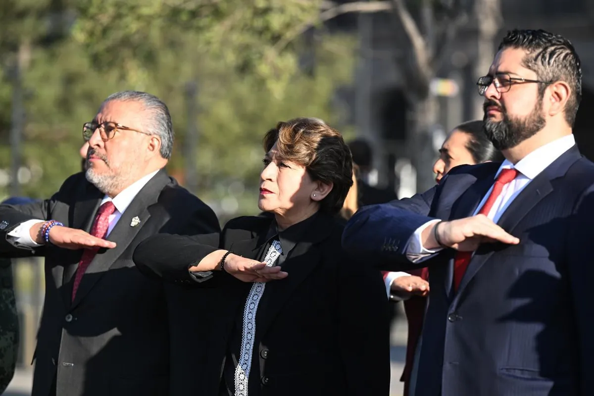Delfina Gómez Álvarez encabeza ceremonia en la Plaza de los Mártires de Toluca