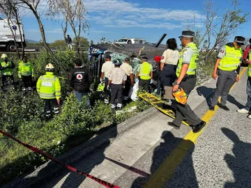 Accidente de autobús en la México- Querétaro deja 7 muertos y 13 lesionados