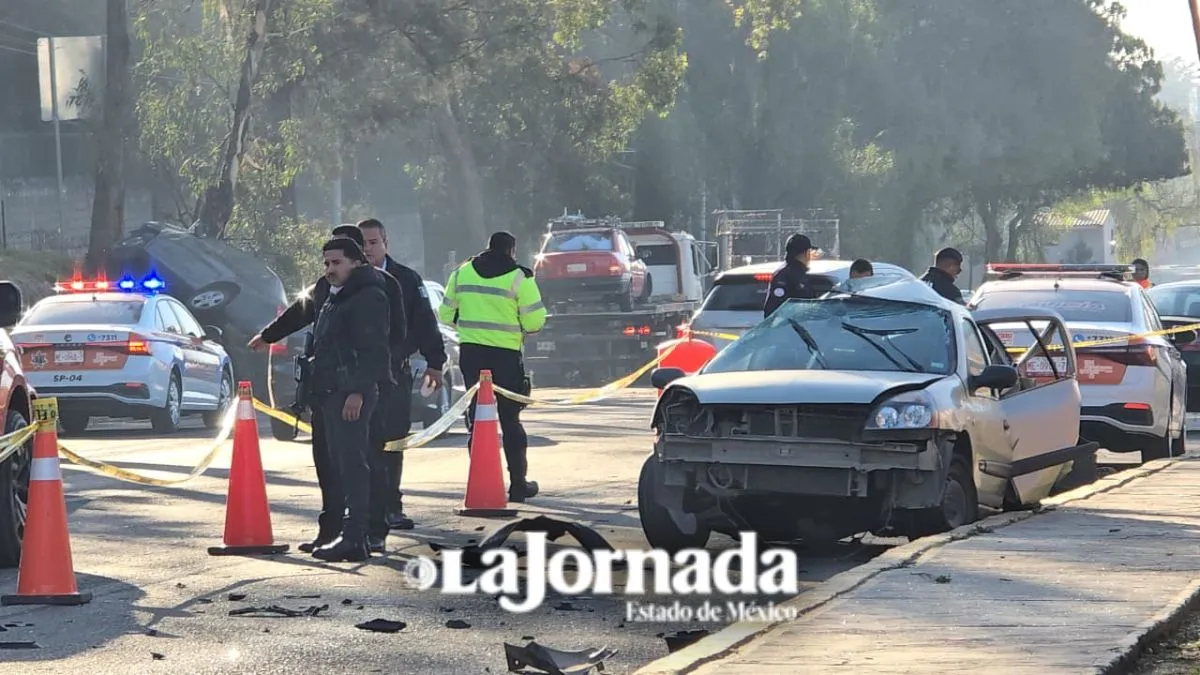 Carretera Toluca-Tenango en alto total por accidente; hay una persona fallecida