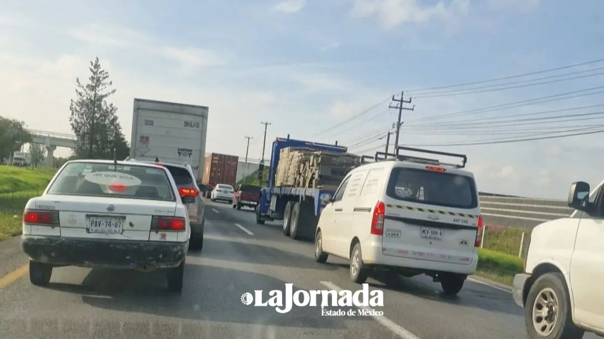 Se registra fuerte accidente en la carretera Atlacomulco-Toluca