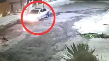 De acuerdo con reportes preliminares, el niño fue dejado en la vía pública mientras lloraba y suplicaba que no lo abandonaran.