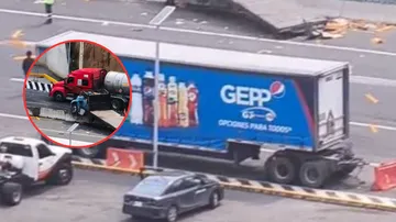Camión sin frenos choca en la caseta de la autopista Naucalpan-Toluca; hay 4 heridos