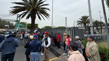El AICM recomendó a los pasajeros anticipar su llegada si tienen un vuelo programado, esto por el bloqueo de la CNTE.