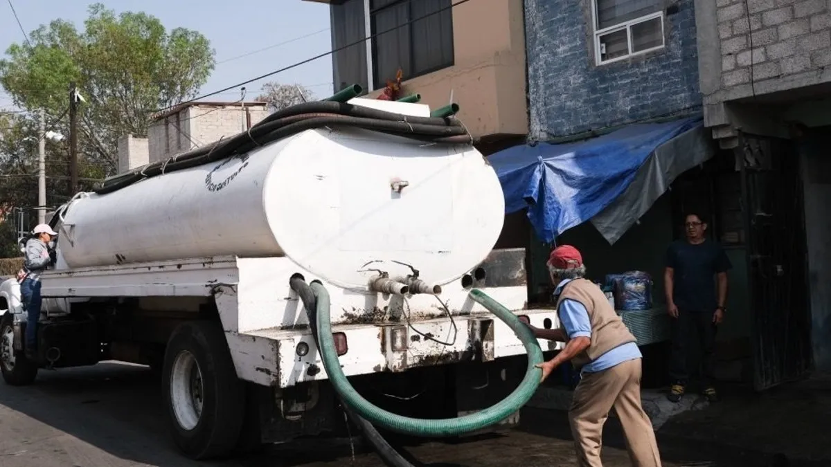 Atizapán: Habitantes de 60 colonias desesperados por falta de agua