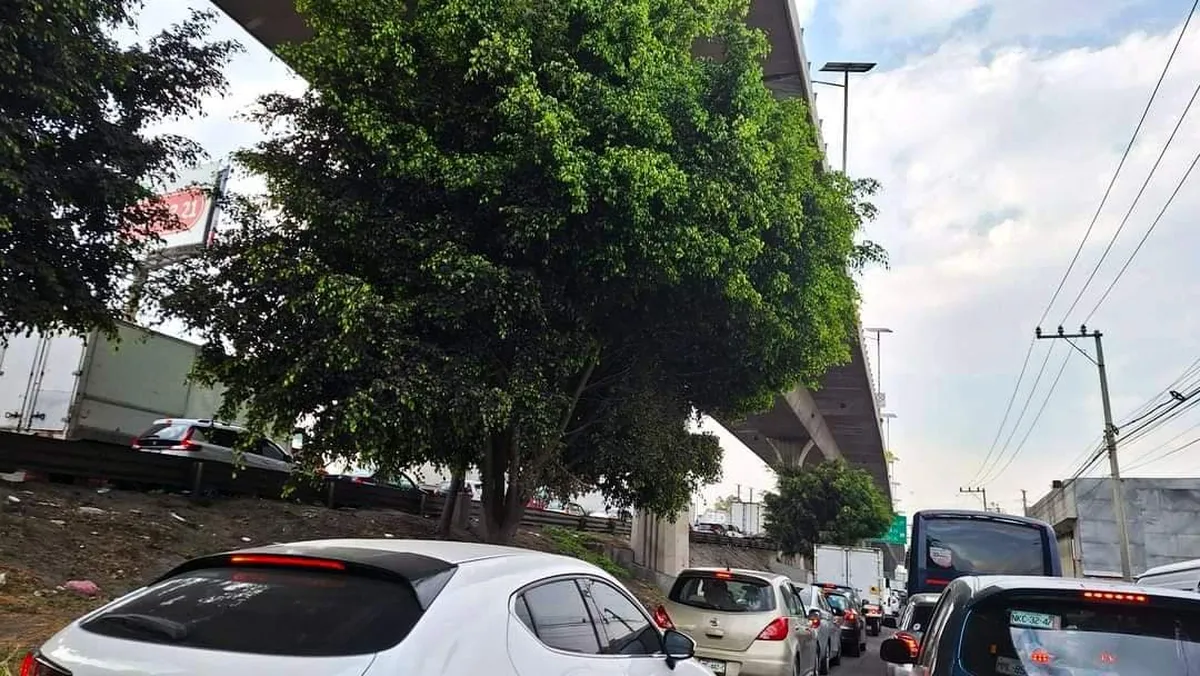 México Querétaro: Vehículos varados falla de sistema en caseta