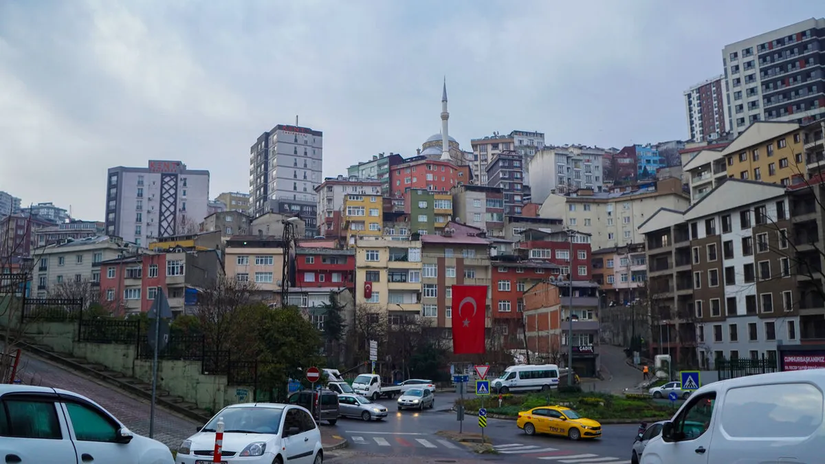 [VIDEO] Fuerte sismo de magnitud 6.2 sacude Turquía