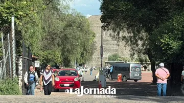 Tensión entre guías de turistas crece por recorridos en Teotihuacán