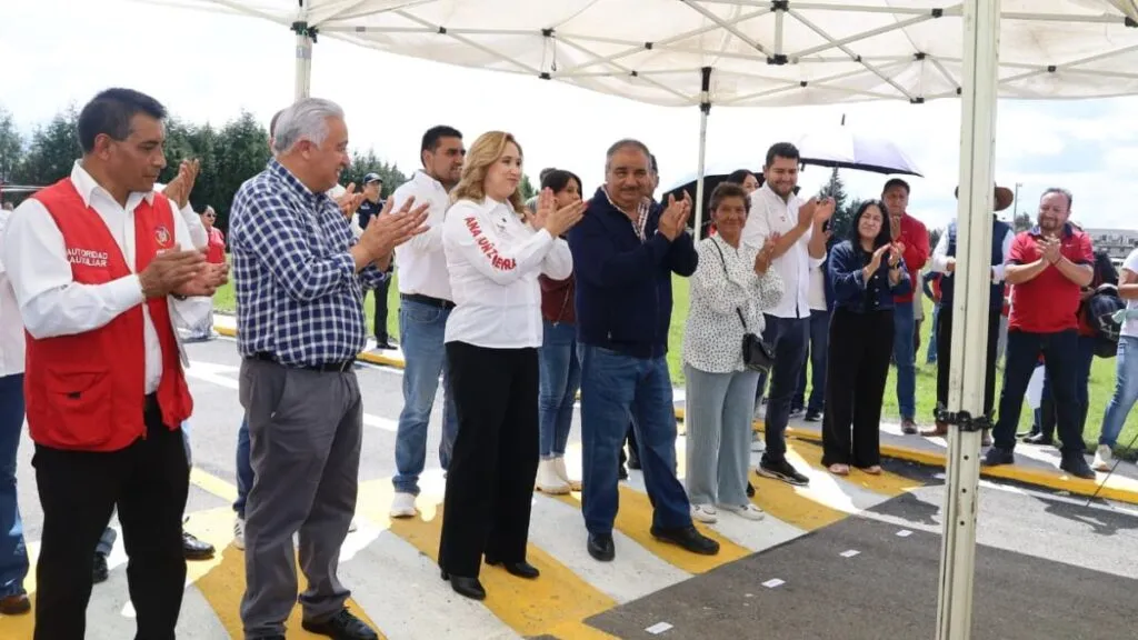 Gobierno de San Mateo Atenco entrega importante obra vial en el barrio de San Isidro