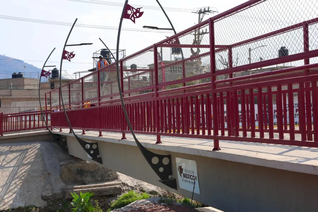 Inauguran Puente Peatonal “Neftalí”: Conexión estratégica y segura entre Chimalhuacán y Neza