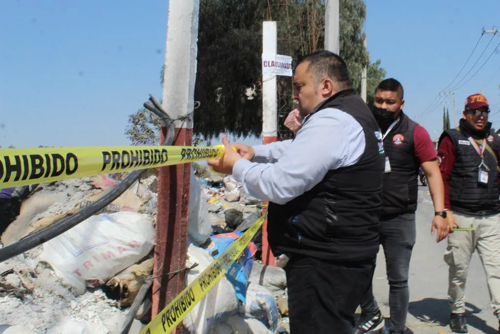 Mina utilizada como tiradero clandestino fue clausurada en Chimalhuacán