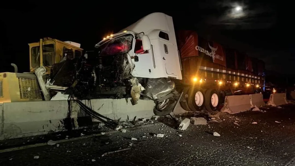 Video: Choque de tráiler en Chalco-Amecameca deja varios lesionados