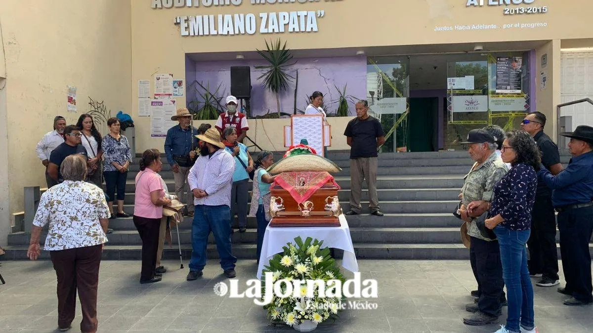 Atenco: Despiden con homenaje a Don Panchito; Delfina Gómez se une a las condolencias