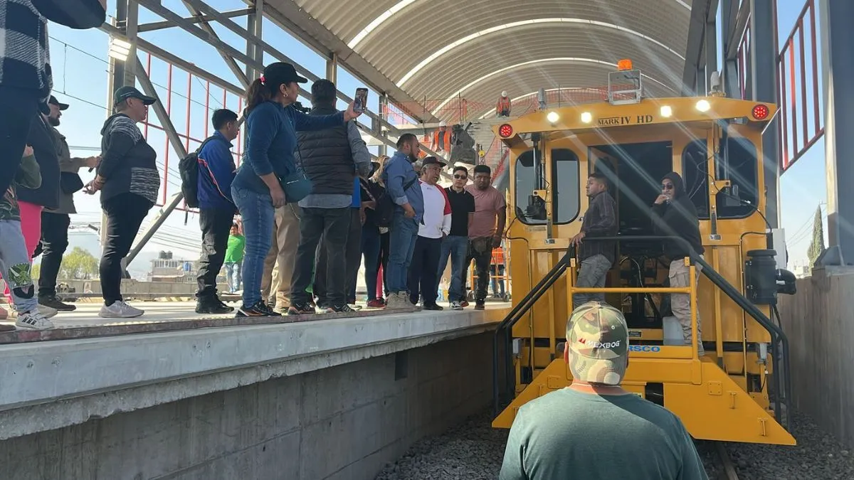 Vecinos vuelven a parar obras del Suburbano en Tultepec