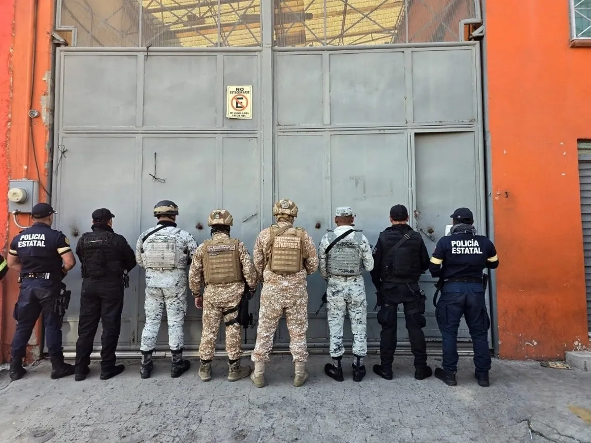 Trabajadores de Pemex realizaron las labores pertinentes para resguardar el predio y evitar riesgos .