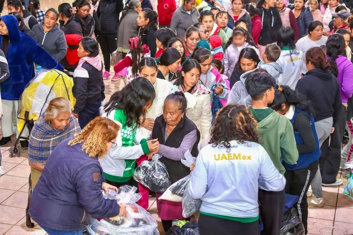 UAEMéx entrega más de 10 mil apoyos invernales en Amecameca