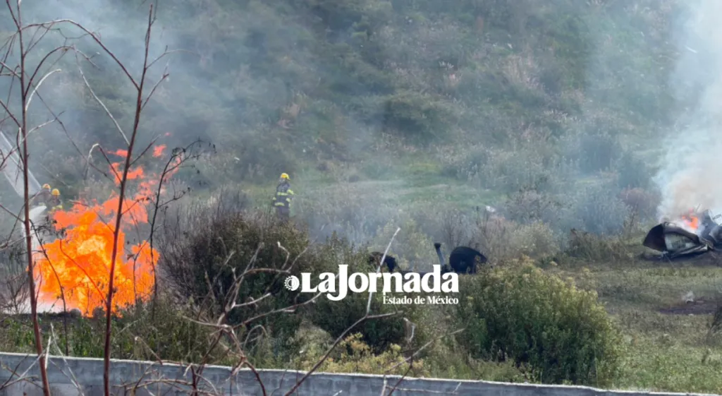 Volcadura de pipa provoca explosión e incendio en la Calpulalpan-Texcoco