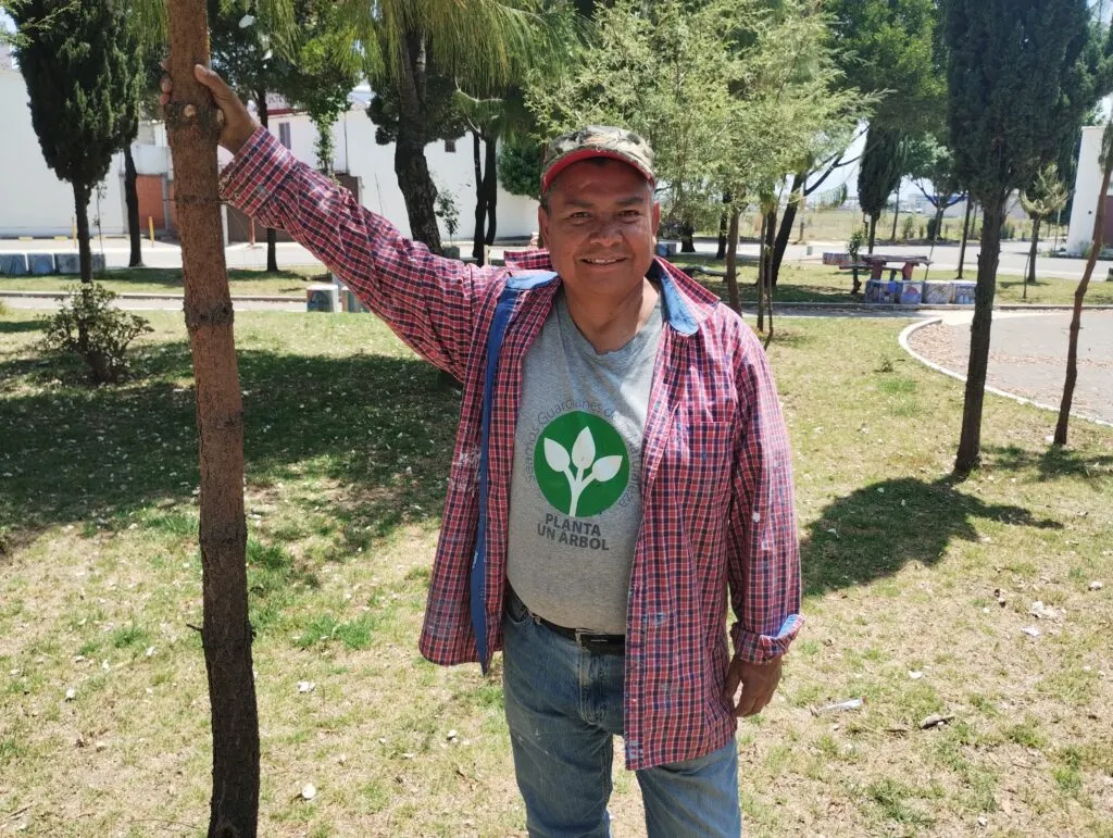 Biblioteca al aire libre promueve vida comunitaria