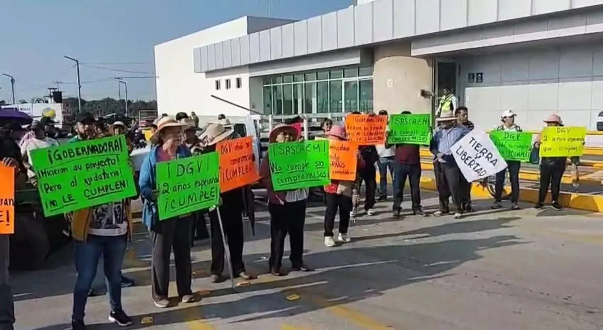 Manifestación en el Circuito Exterior Mexiquense afecta circulación en caseta de Tultepec [VIDEO]