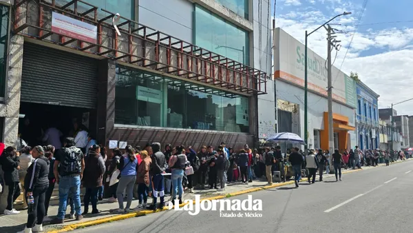 La saturación de solicitantes refleja la alta demanda de ajustes en la asignación escolar, situación que cada año genera tensión al inicio del ciclo escolar.