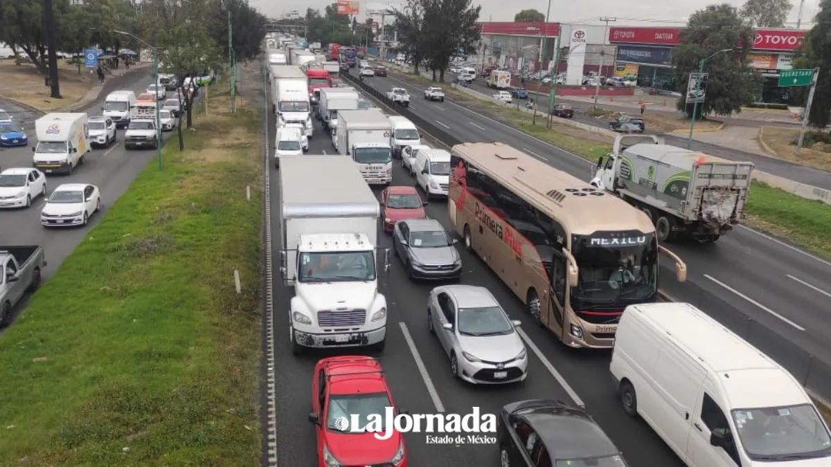 Cuautitlán Izcalli: Más de 10 kilómetros causa el bloqueo de trabajadores del SME
