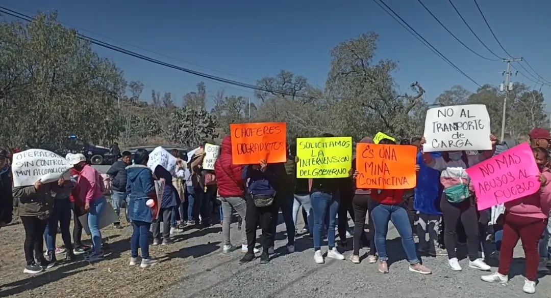Habitantes de Tenango del Aire se quejan de accidentes provocados por camioneros de una mina