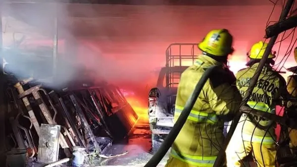 Incendio en local comercial de Santiago Acutzilapan movilizó a Bomberos de Atlacomulco