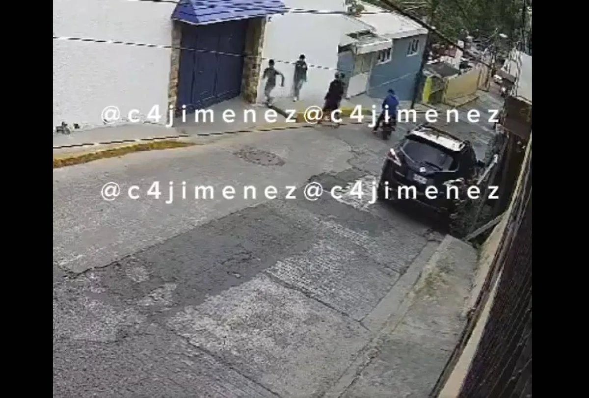 Era una tarde tranquila, decían, tres jóvenes caminaban por una de las calles solitarias de dicha entidad del Estado de México. Foto: Captura